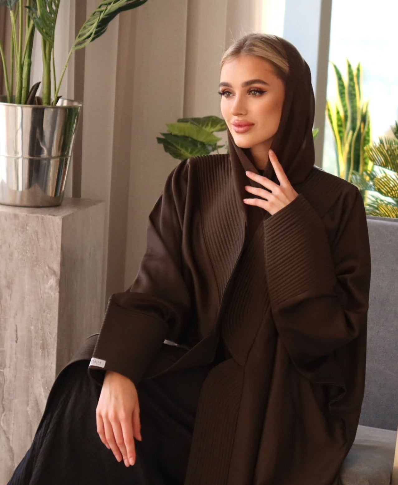 Bisht Waves Abaya